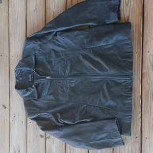 Excelled Collections women's leather jacket size XL